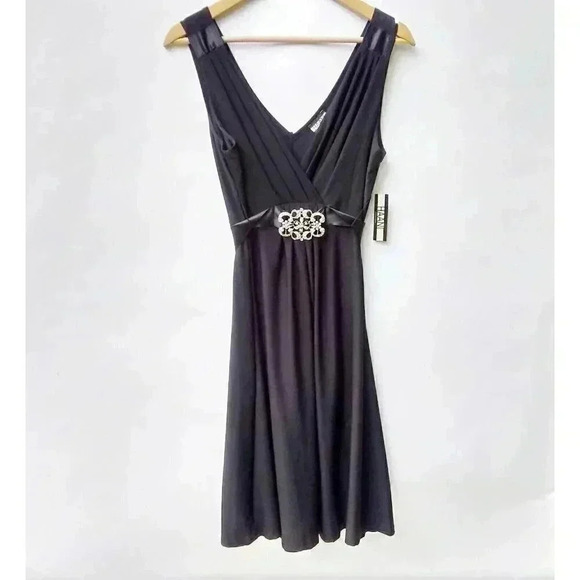 HAANI Women's Sleeveless Black elegant dress Sz L - Picture 1 of 6